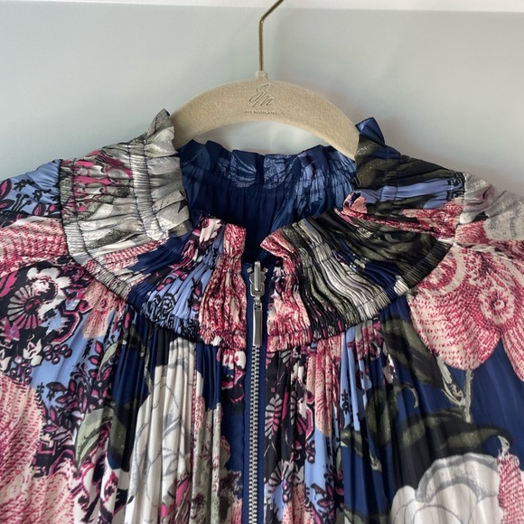 Chico’s Reversible Double Sided Satin Floral Jacket Size 2 - Picture 7 of 8